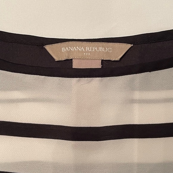 Banana Republic striped blouse. - Picture 6 of 6